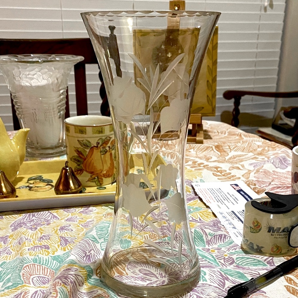 Tall Crystal Etch Vase. Leaves/flowers,unusual 1/8 inch etched scalloping at top